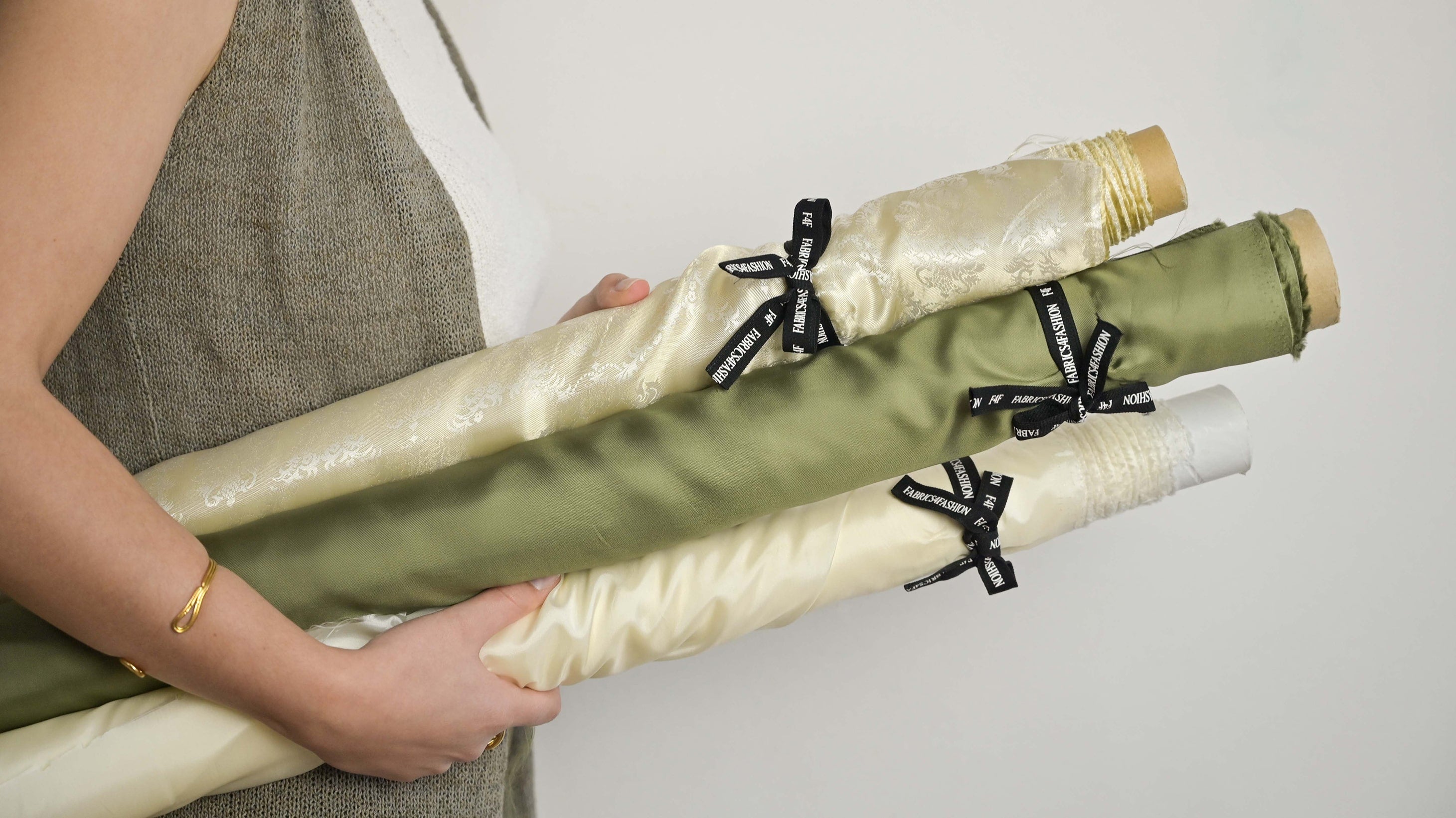 DISCOVER A WIDE RANGE OF FABRICS FOR FASHION banner fabrics4fashion