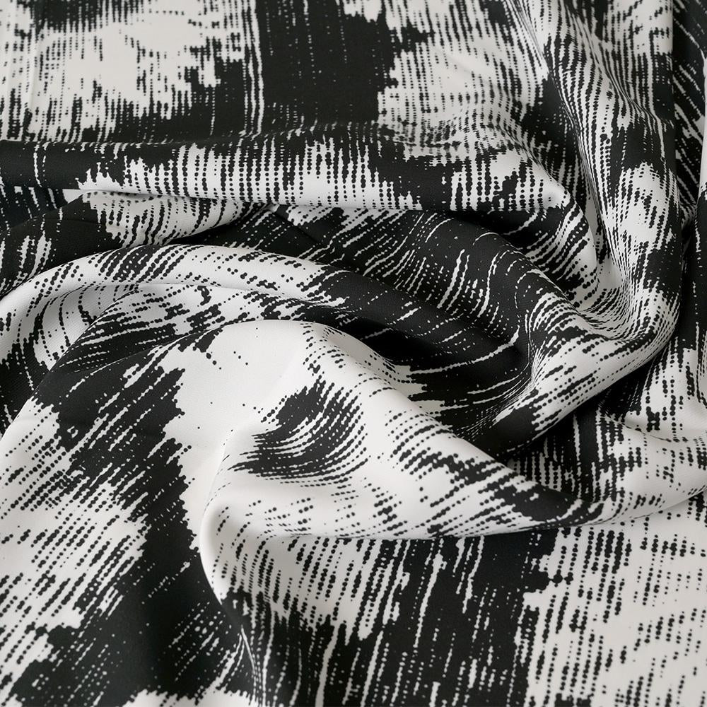 White Black Floral Print 3048 - Fabrics4Fashion