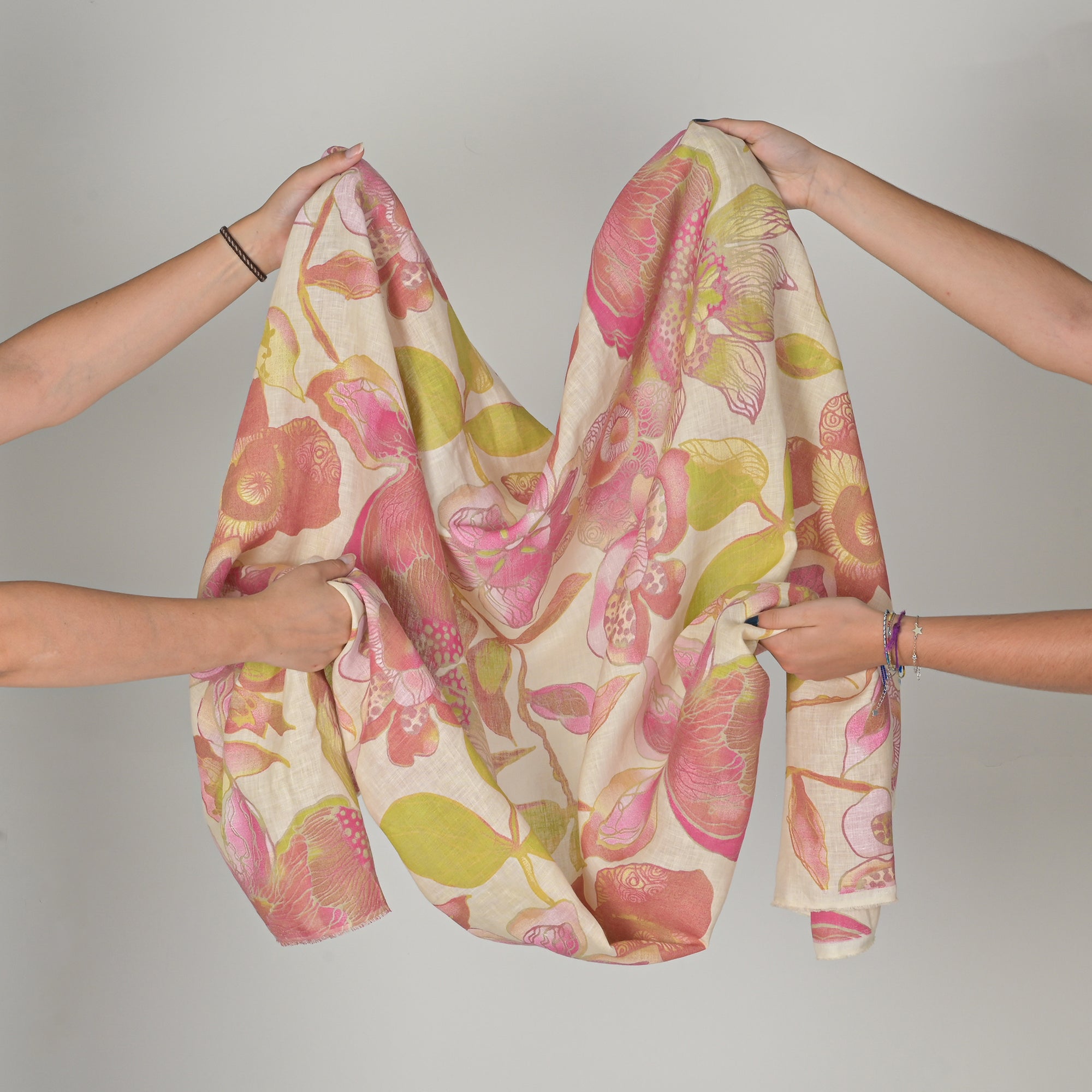 Ivory Pink Floral Print 558