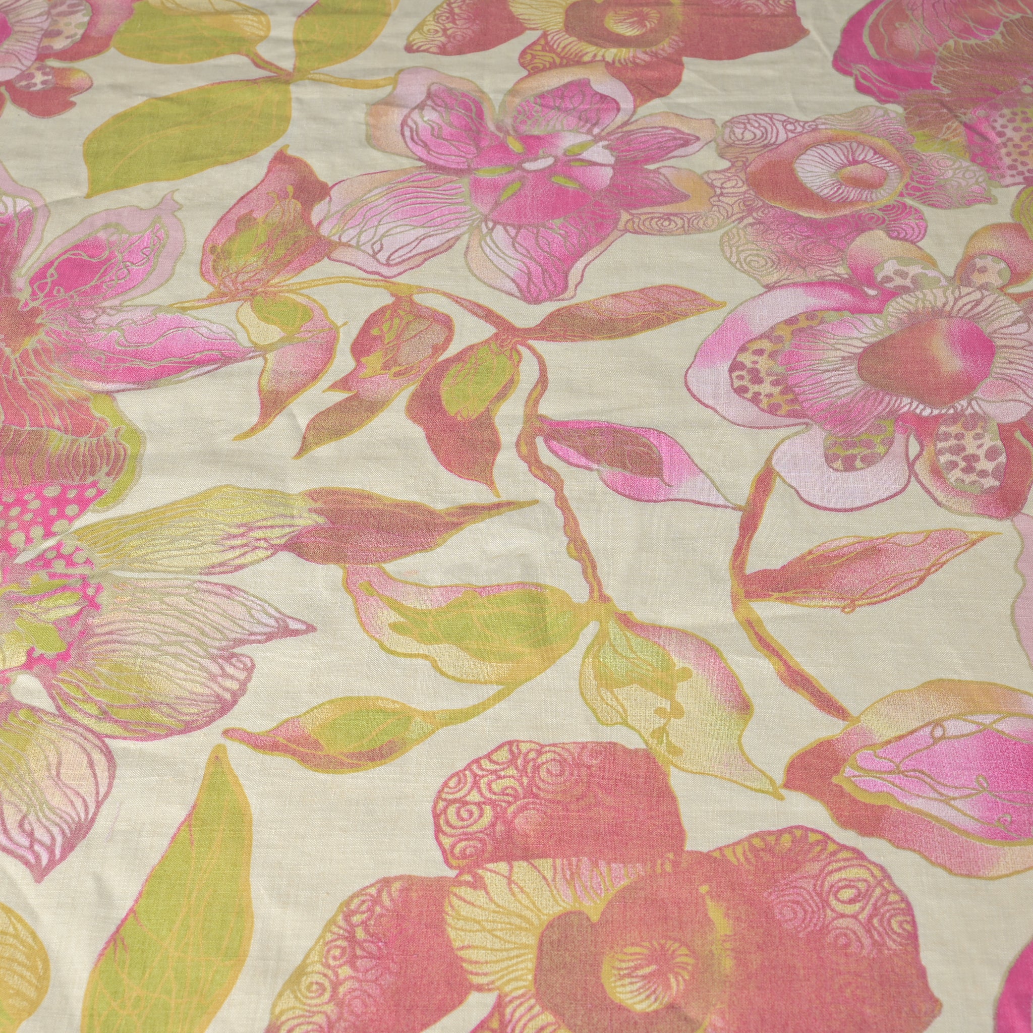 Ivory Pink Floral Print 558