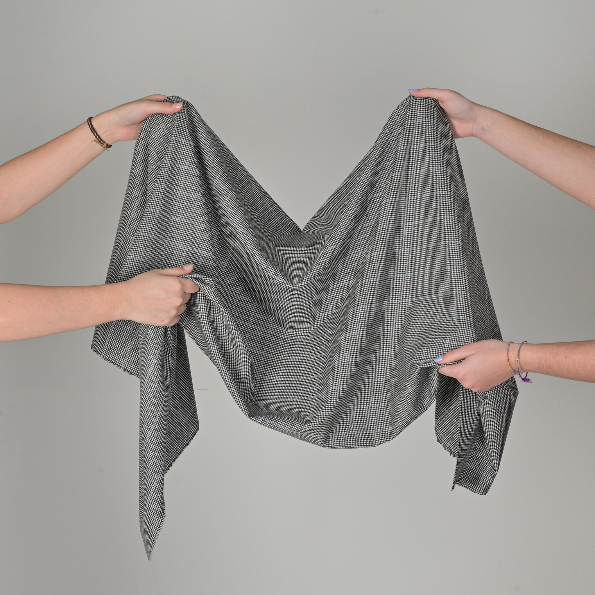 Black Pied-de-Poule Suiting Fabric 4140