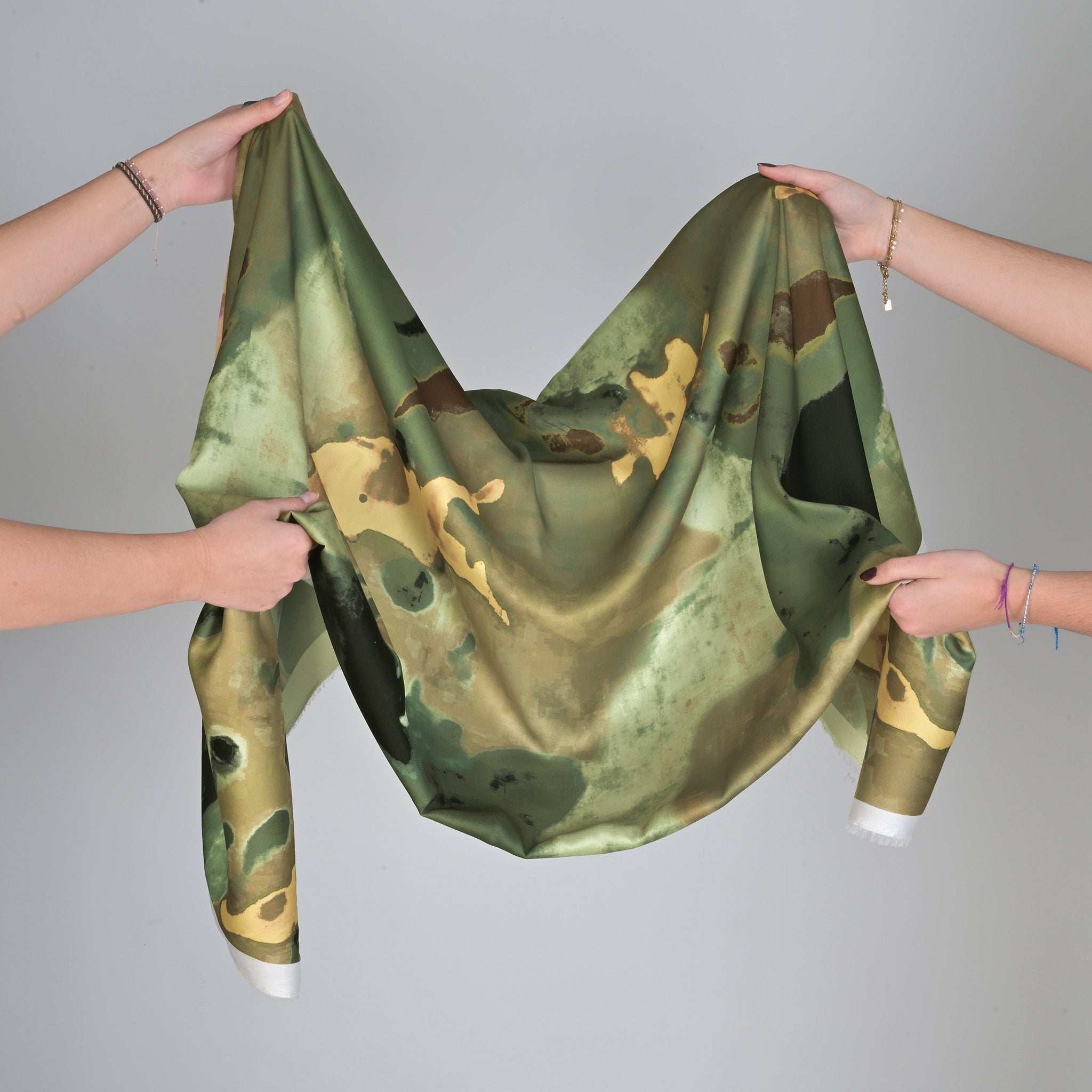 Green Abstract Blouse Weight Fabric 6621