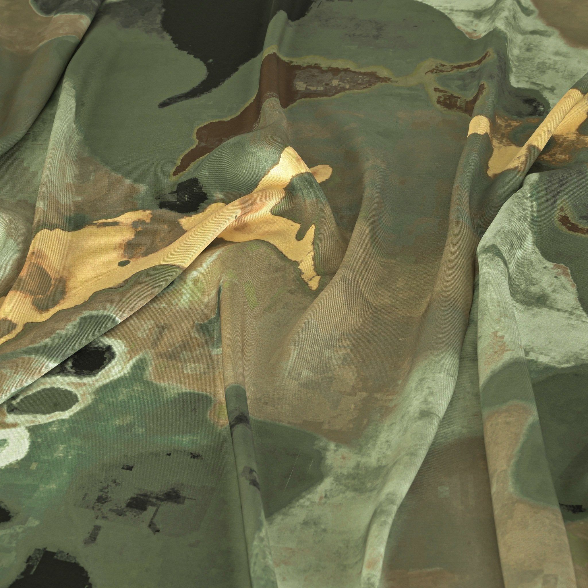 Green Abstract Blouse Weight Fabric 6621