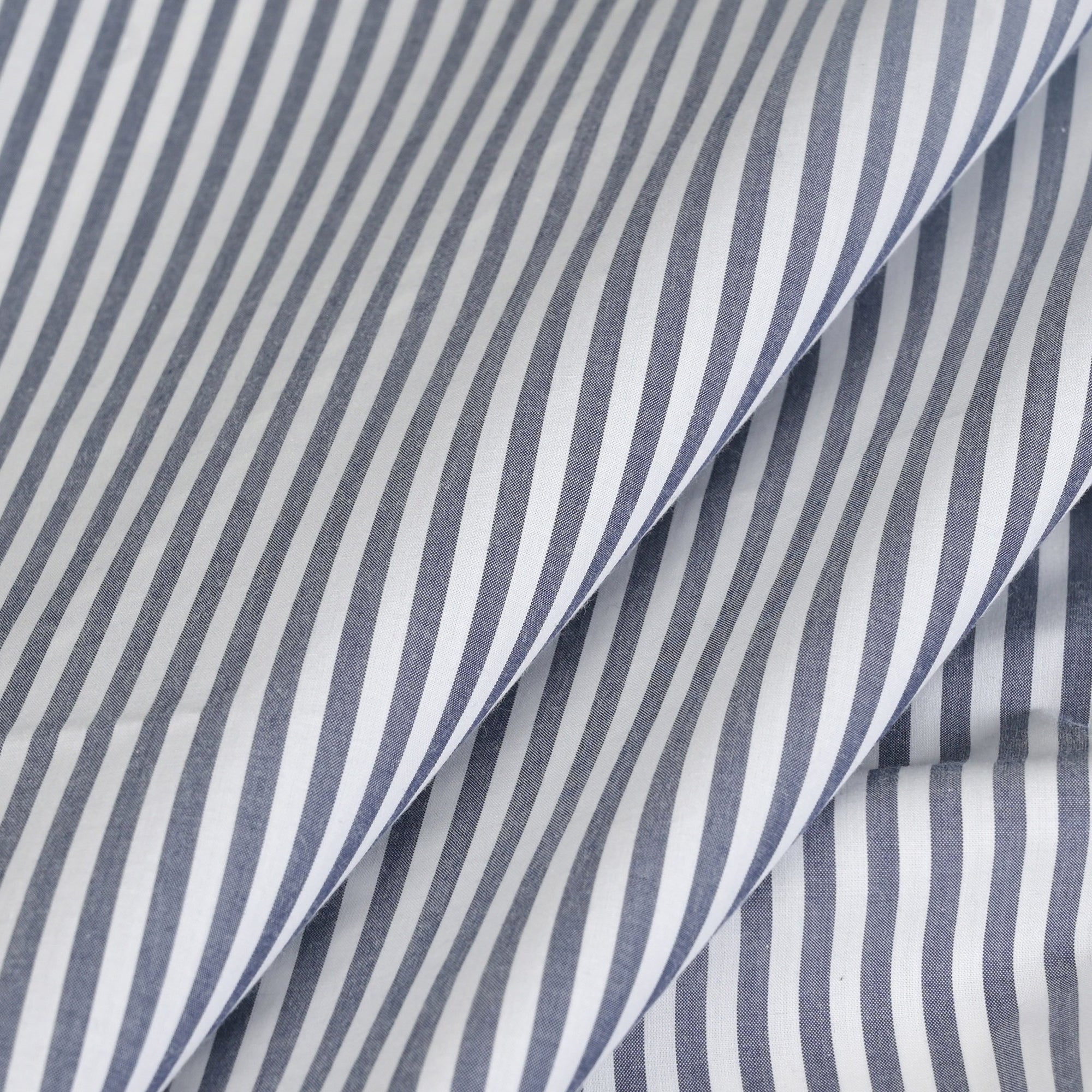 White & Blue Poplin Fabric 98933