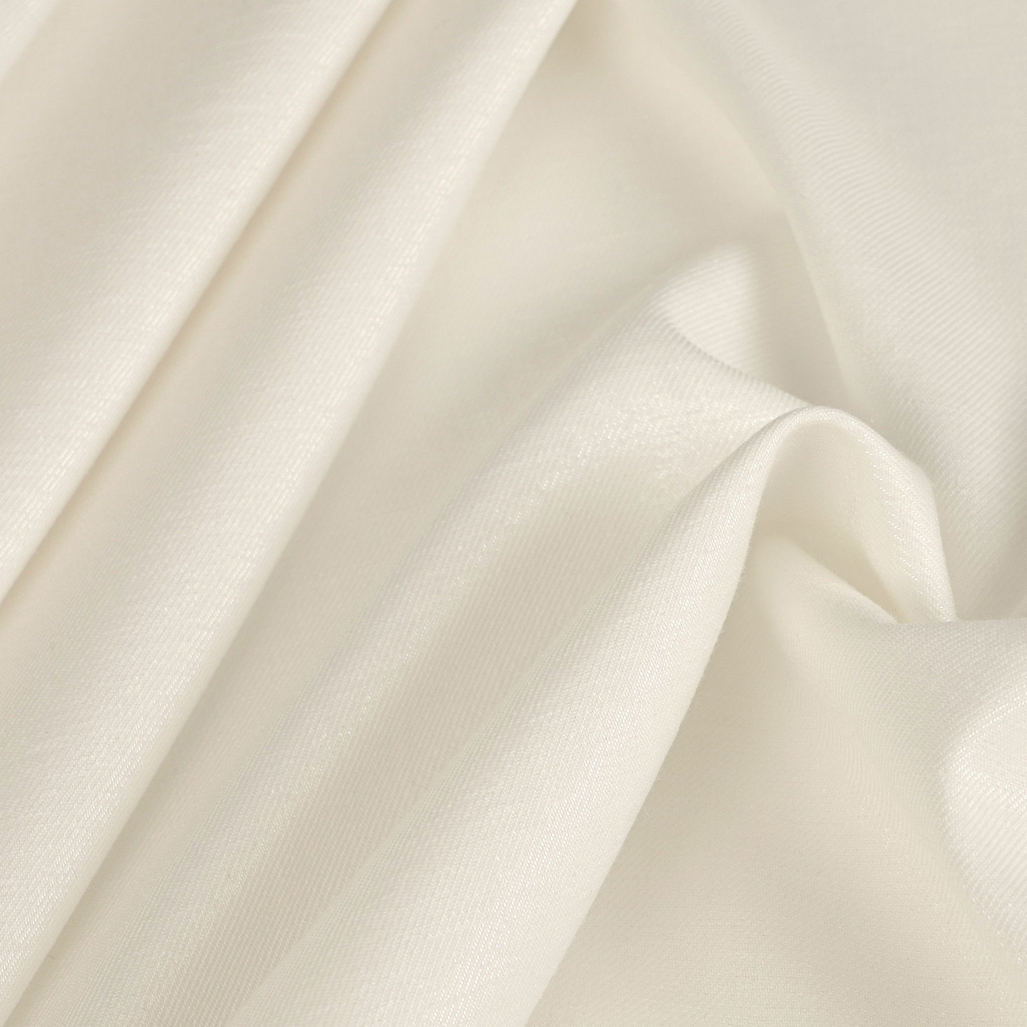 White Sheer Suiting Wool 8952