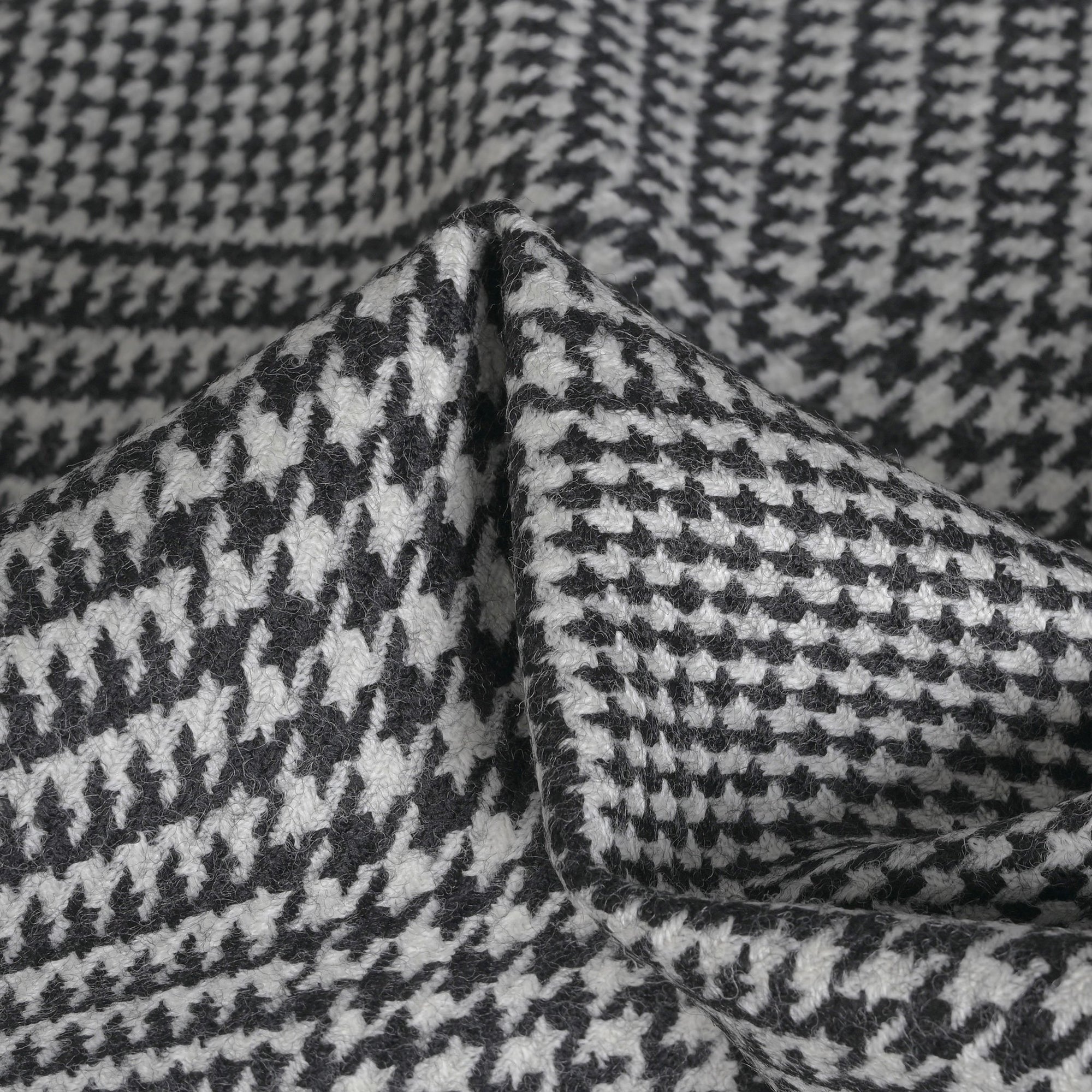 Black Prince of Wales Plaid Fabric 3916